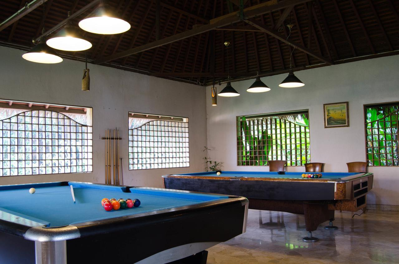Hawaii Resort Family Suites Anyer Ngoại thất bức ảnh