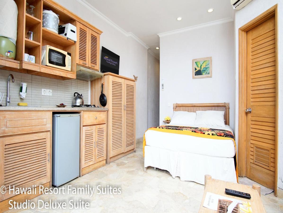 Hawaii Resort Family Suites Anyer Ngoại thất bức ảnh